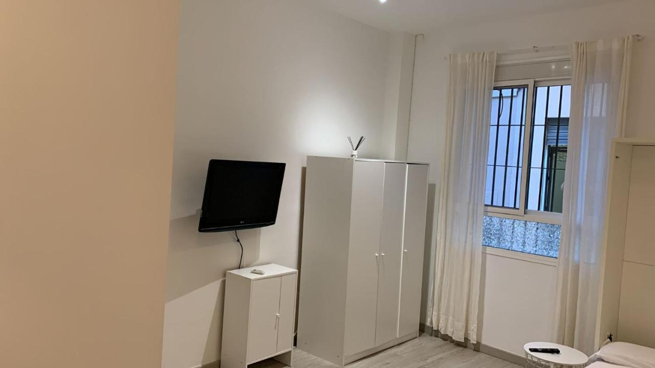 Estupendo Estudio Al Lado De Plaza La Merced Málaga Buitenkant foto
