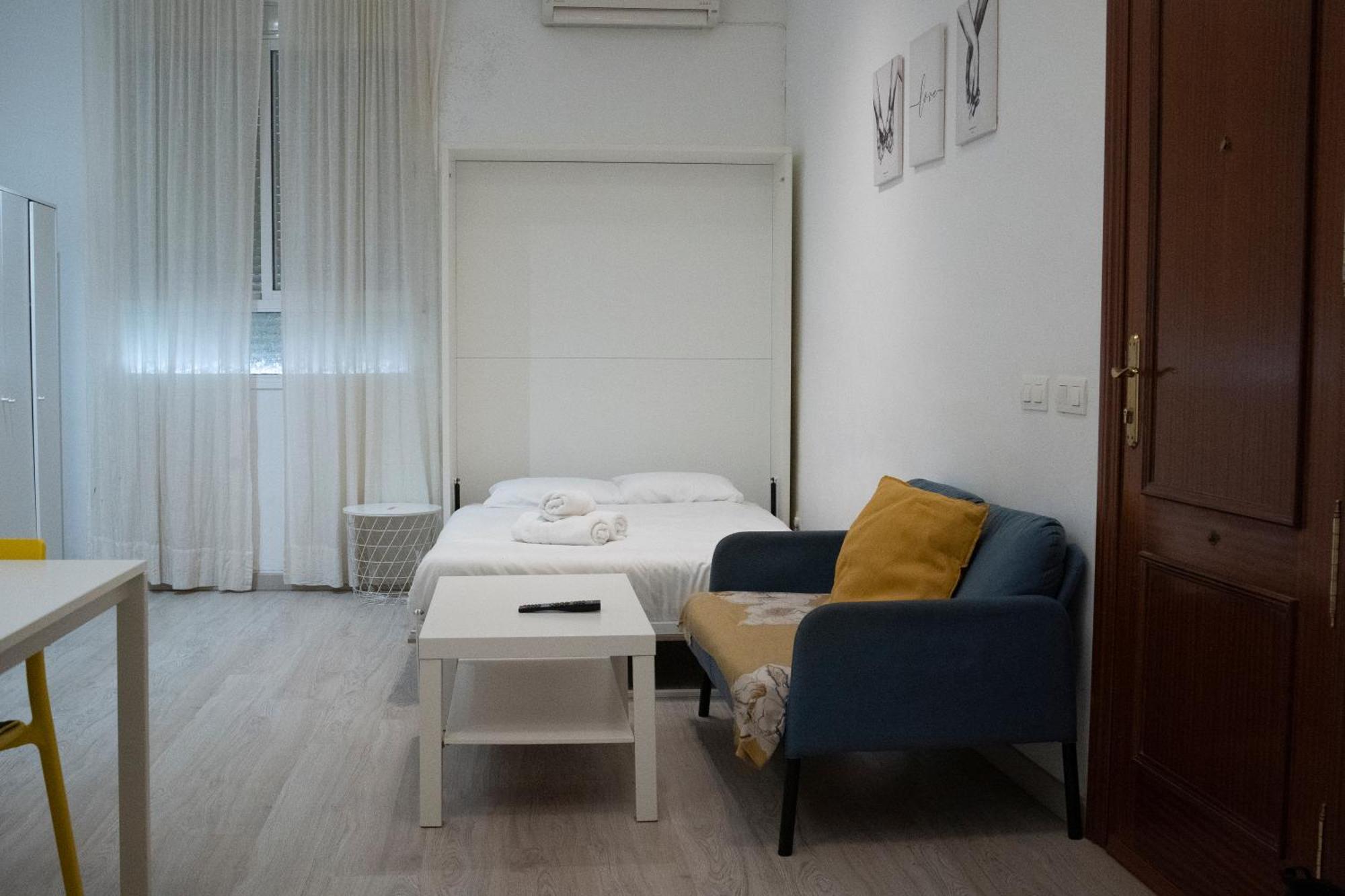 Estupendo Estudio Al Lado De Plaza La Merced Málaga Buitenkant foto